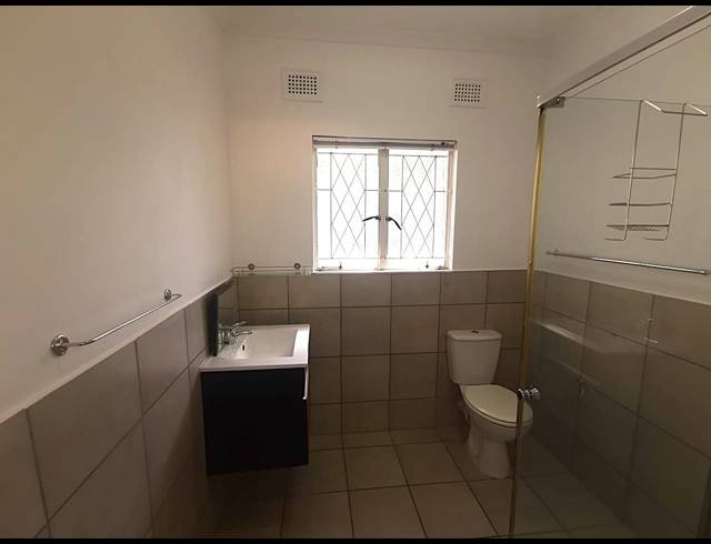 1 BEDROOM FREESTANDING TO LET IN HILLCREST CENTRAL